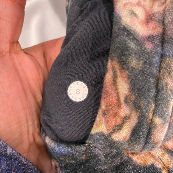 Lululemon Scuba Full-Zip Hoodie - Picture 4 of 4